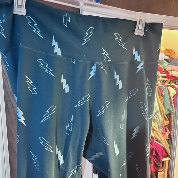 Old navy active workout pants - Picture 1 of 2